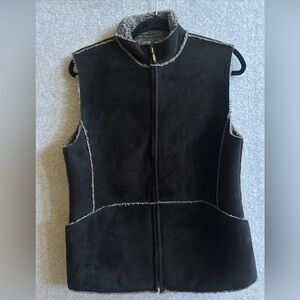 Valerie Steven’s Black Faux Suede Grey Sherpa Lined Vest Size Med